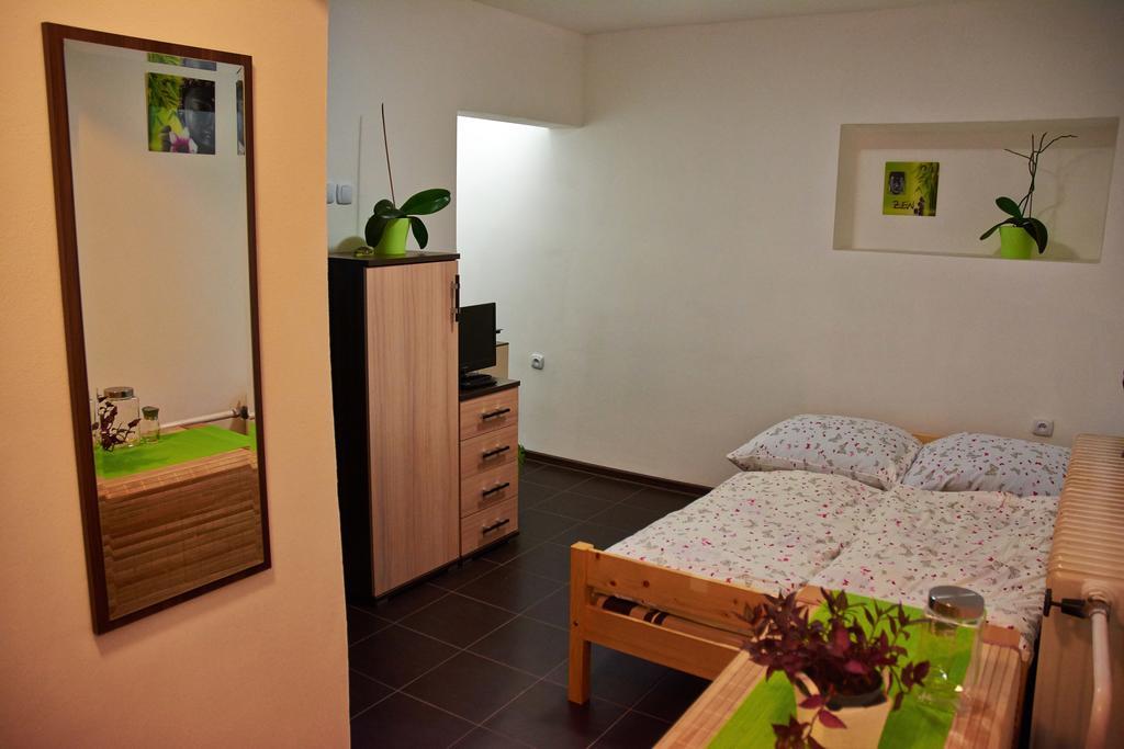 Apartment Pharamis Bešeňová Habitación foto